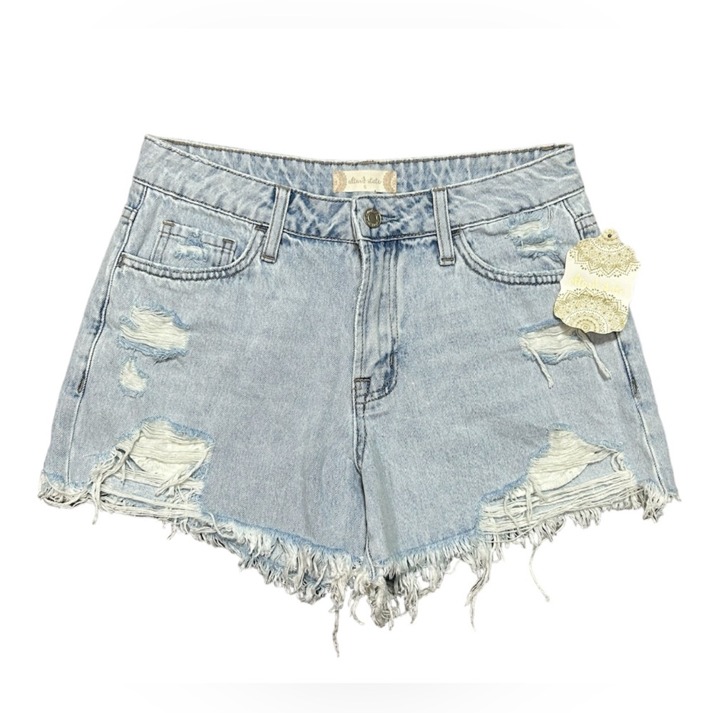 Altar’d State / Raw Hem Light Wash Jean Shorts